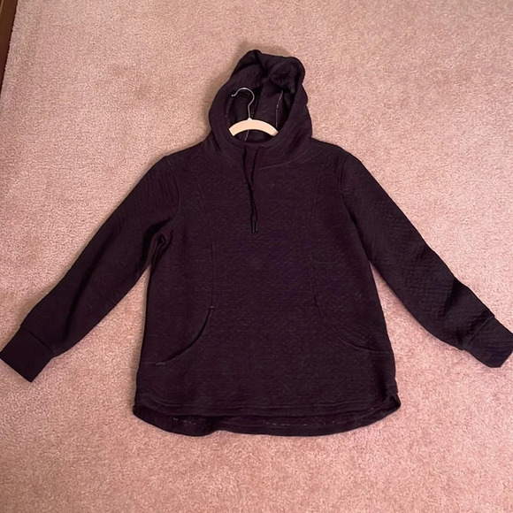 Avalanche Tops - Avalanche quilted pull over